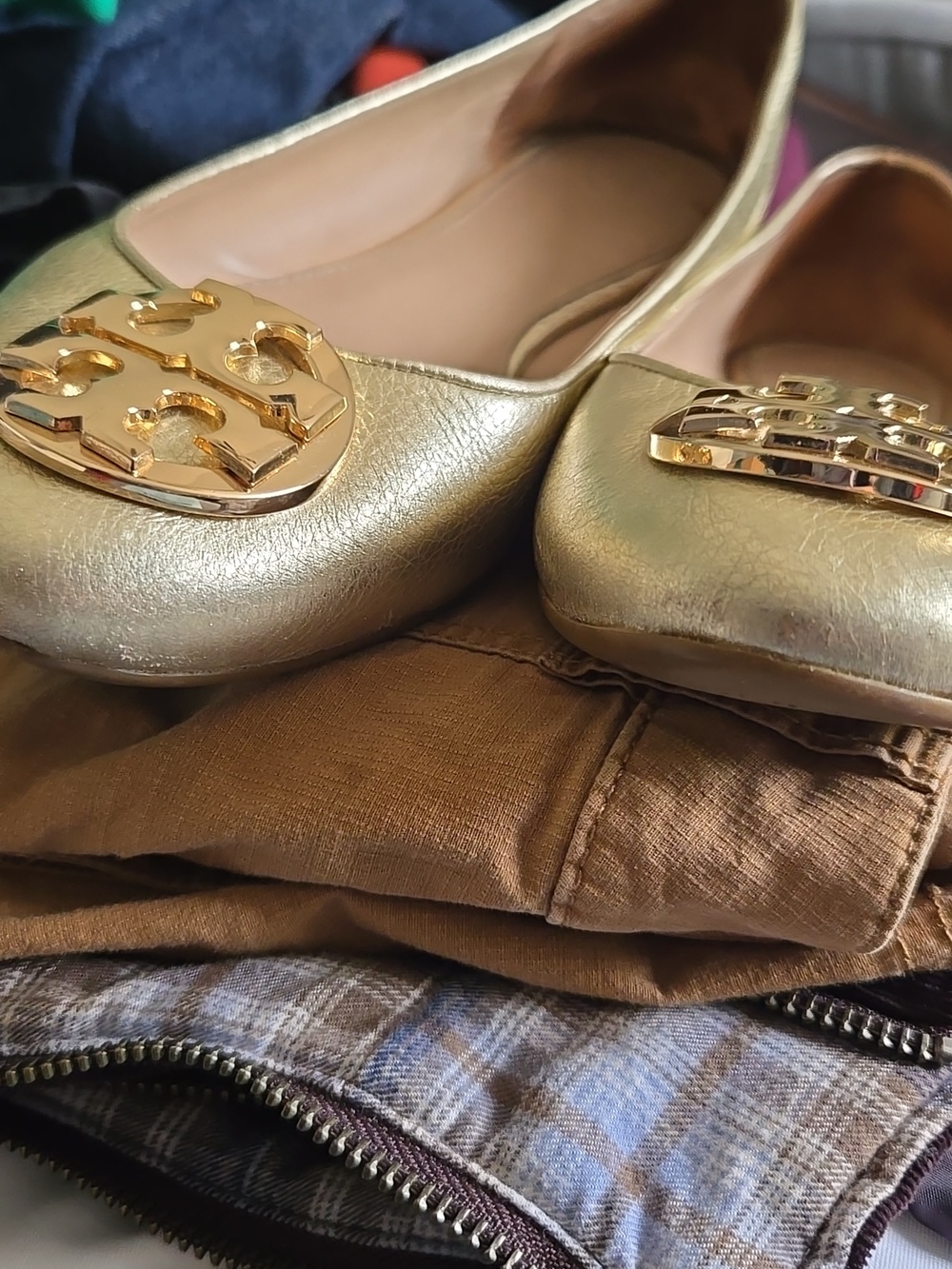 Tory Burch Metallic Gold Leather Ballet Flats with Logo Medallion - Picture 5 of 8